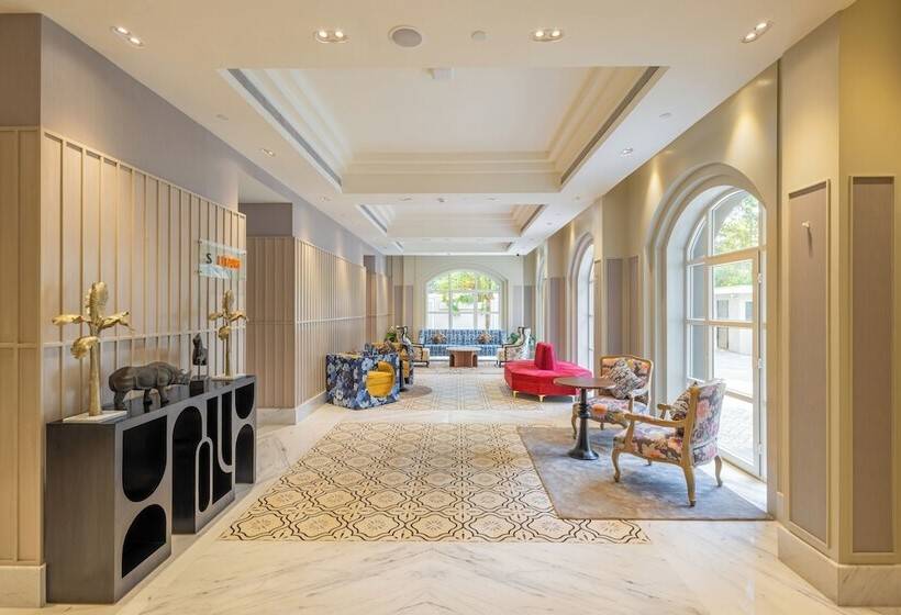 Отель Enrise By Sayaji Lonavala