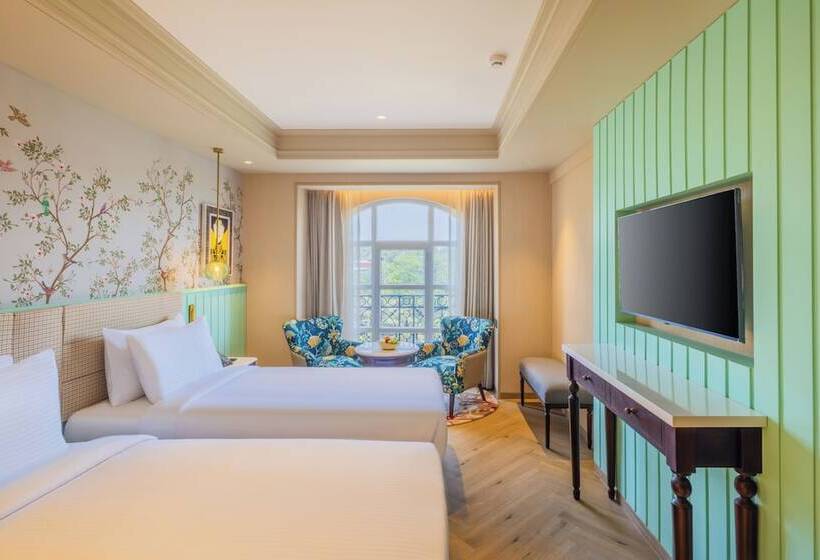 Отель Enrise By Sayaji Lonavala