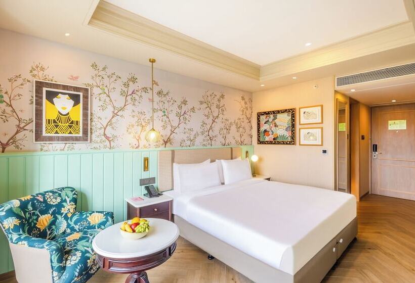 Отель Enrise By Sayaji Lonavala