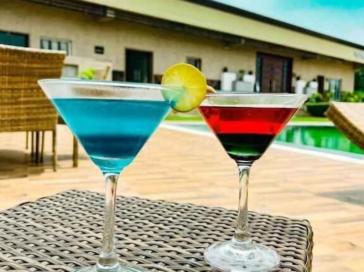 فندق Nightingales Resort