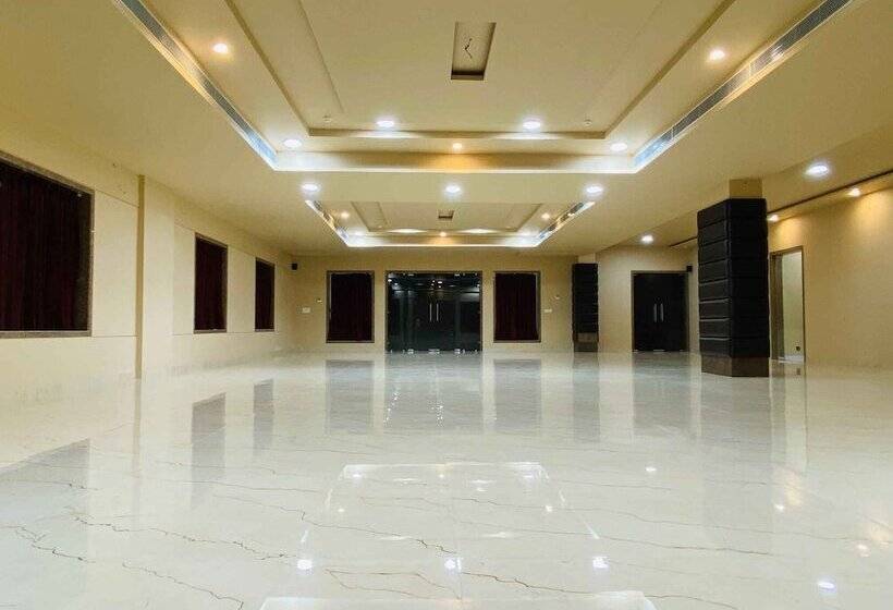 فندق Nightingales Resort