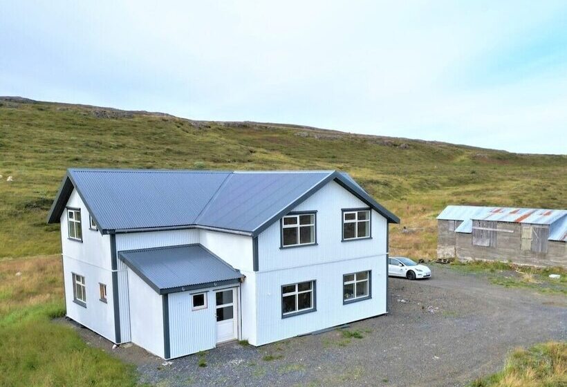 پانسیون Lindarhóll Guesthouse