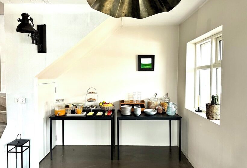 پانسیون Lindarhóll Guesthouse