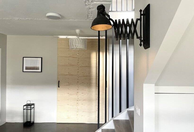 پانسیون Lindarhóll Guesthouse