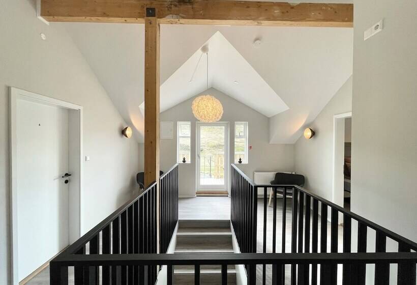 پانسیون Lindarhóll Guesthouse