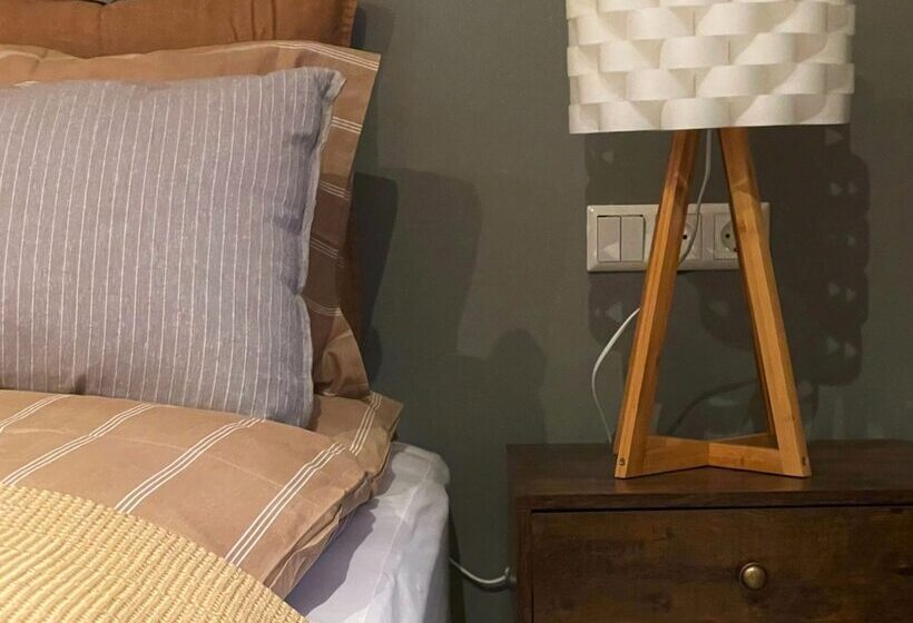 پانسیون Lindarhóll Guesthouse