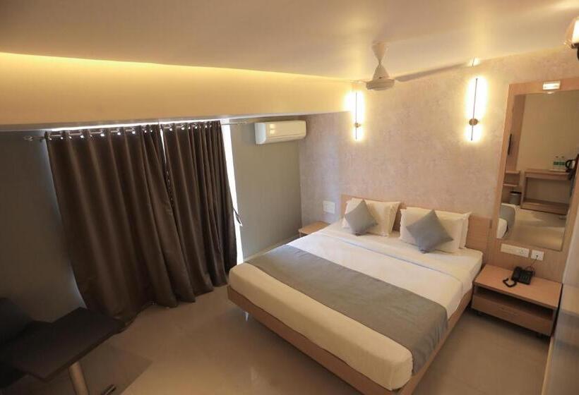 Отель Shoolin Grand