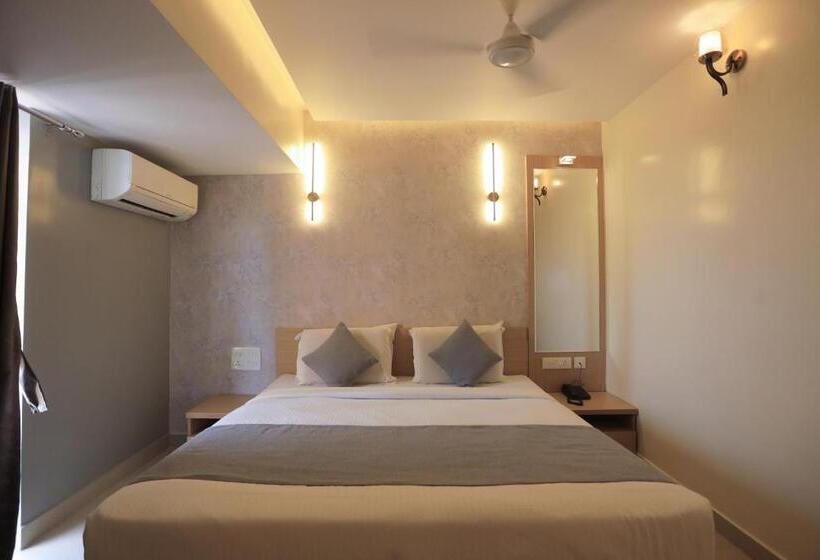 Отель Shoolin Grand