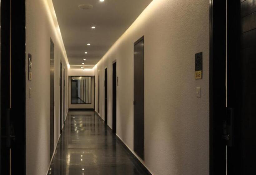 Отель Shoolin Grand