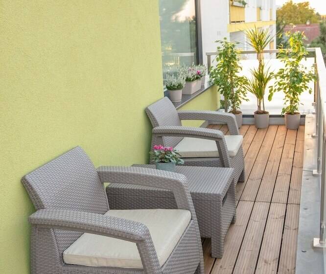 ホテル Solid Gold Garni