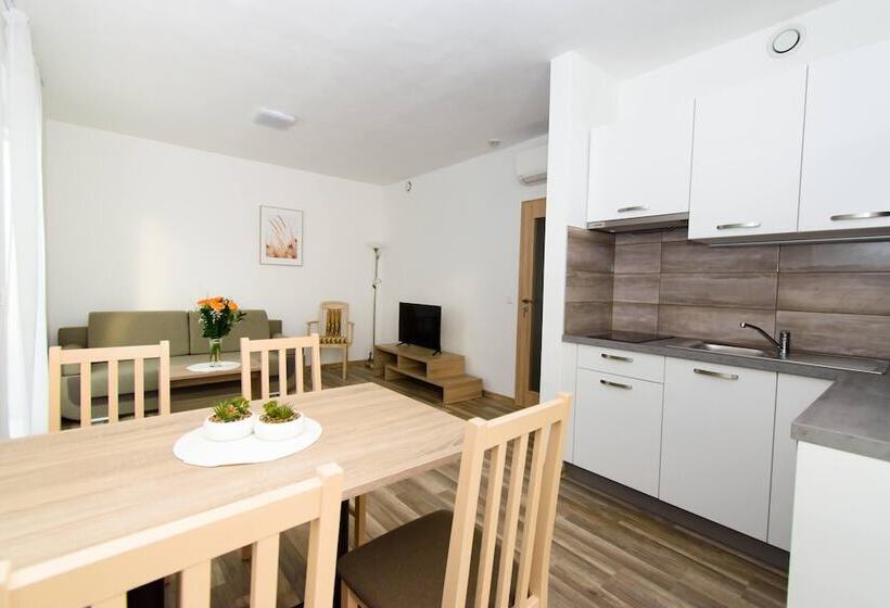 ホテル Solid Gold Garni