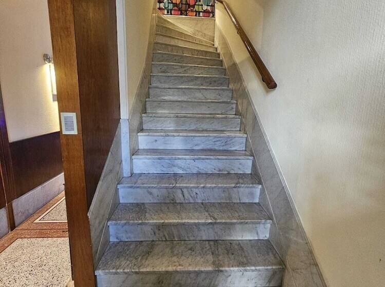 پانسیون Montevideo Hostel