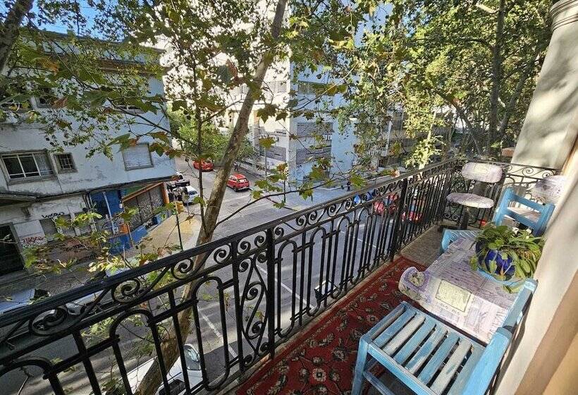 پانسیون Montevideo Hostel