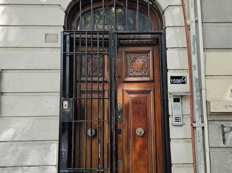 پانسیون Montevideo Hostel