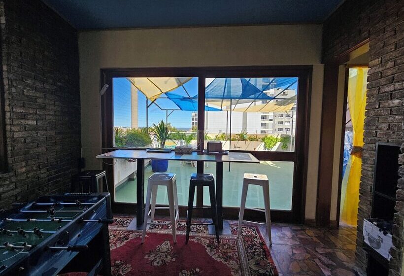 پانسیون Montevideo Hostel