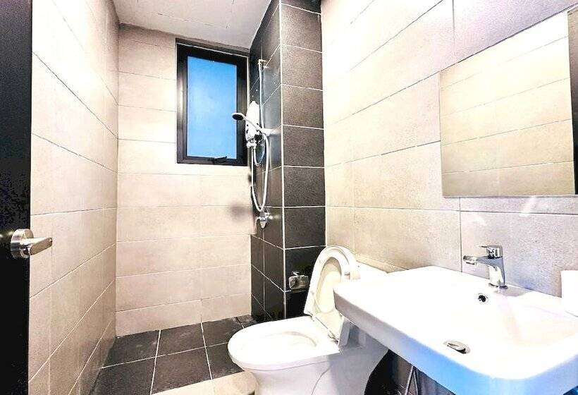 펜션 Oyo Home 90948 Irishe Homestay Penang City Seaview