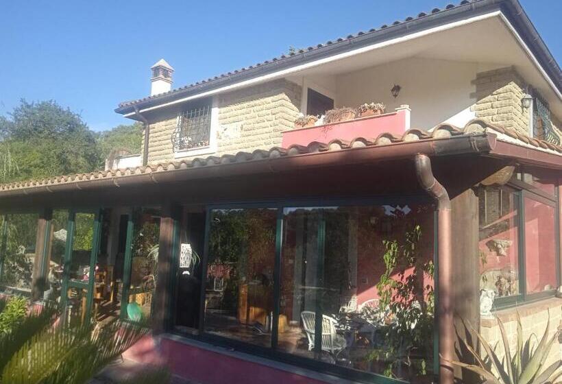 بنسيون Villa Carla