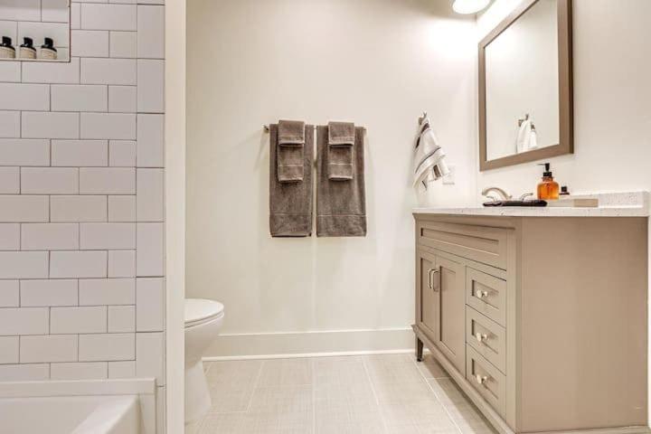 호스텔 2 Br Highland House Of Historic Dwtn Franklin