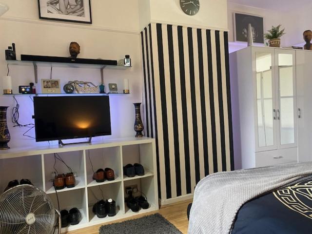 צימר Relax In This Cozy Room In Dagenham
