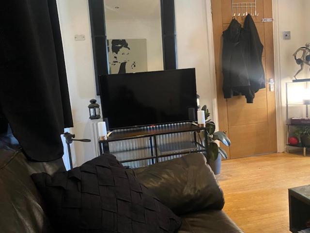 צימר Relax In This Cozy Room In Dagenham
