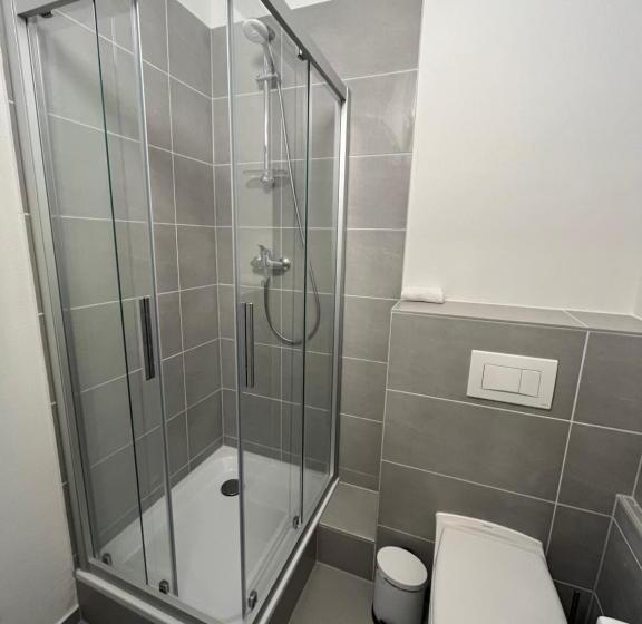 تختخواب و صبحانه King David Garden