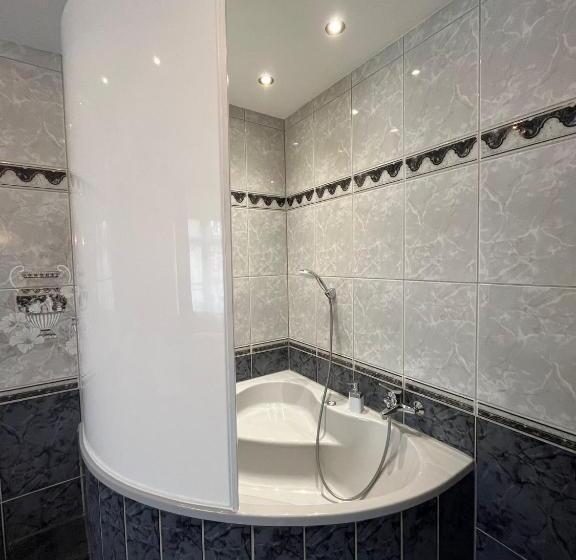 تختخواب و صبحانه King David Garden