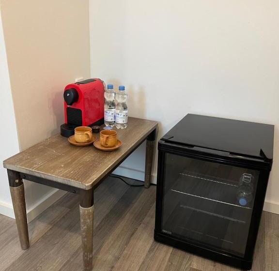 تختخواب و صبحانه King David Garden