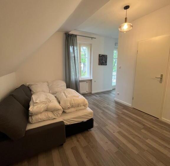 تختخواب و صبحانه King David Garden