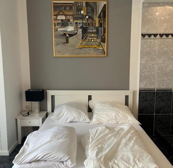 تختخواب و صبحانه King David Garden