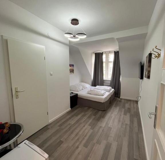 تختخواب و صبحانه King David Garden