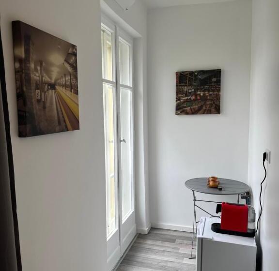 تختخواب و صبحانه King David Garden