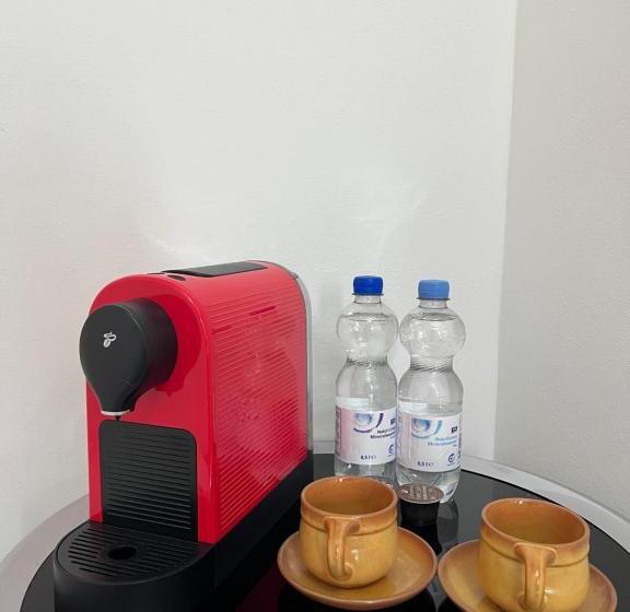 تختخواب و صبحانه King David Garden