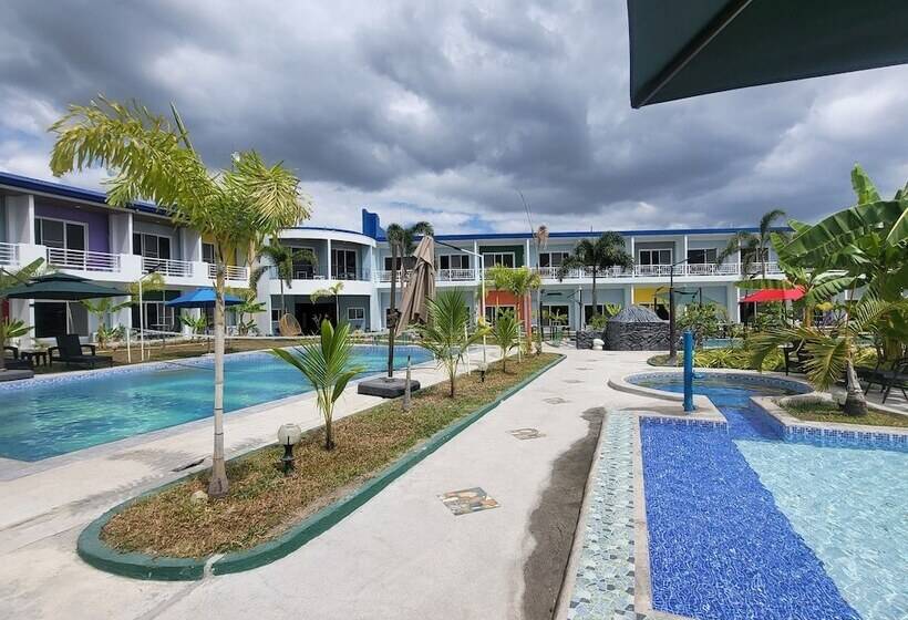 Blue Hotel And Resort