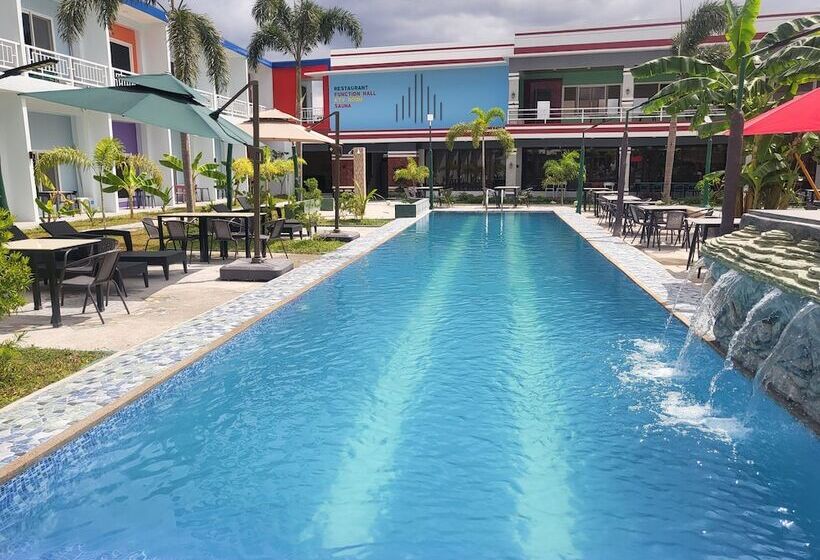 Blue Hotel And Resort