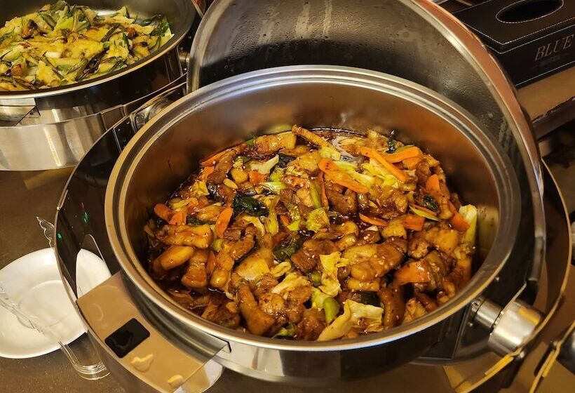 Blue Hotel And Resort