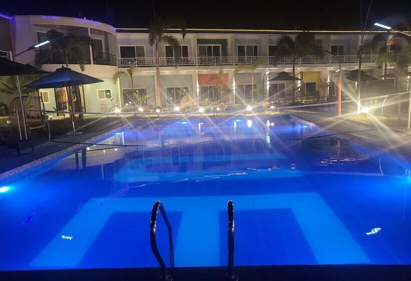 Blue Hotel And Resort