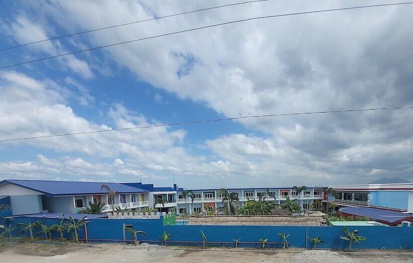 Blue Hotel And Resort