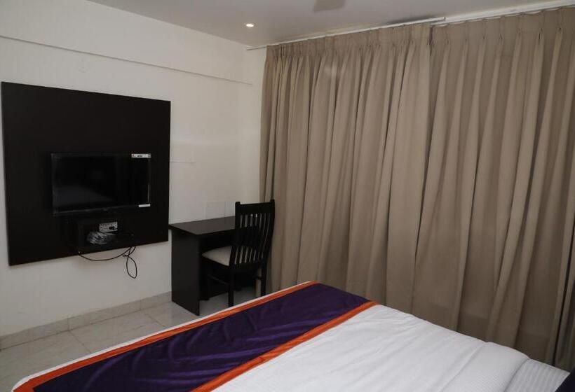 호텔 Balaji Gold Inn