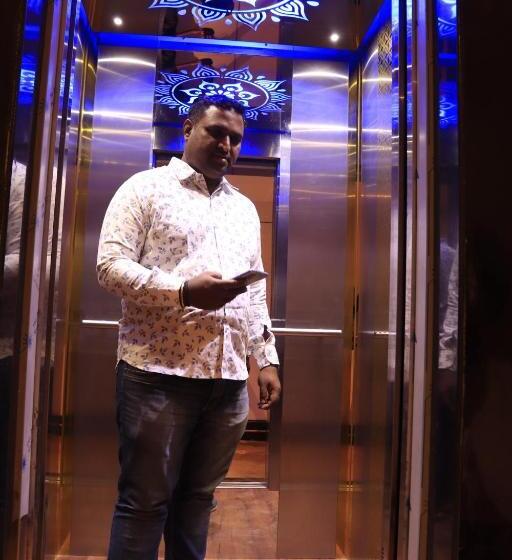 호텔 Balaji Gold Inn