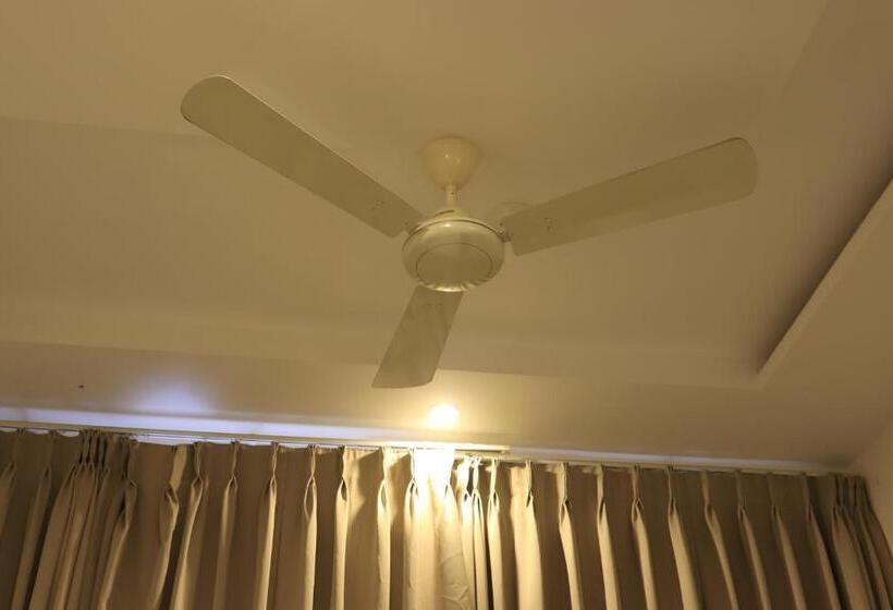 호텔 Balaji Gold Inn