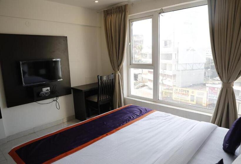 호텔 Balaji Gold Inn