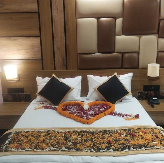 فندق Poddar Residency