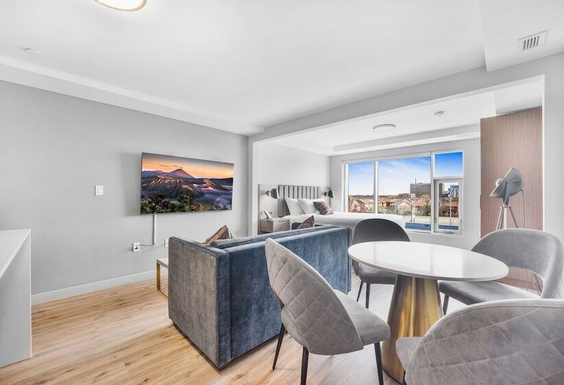 Skye Hotel & Residences