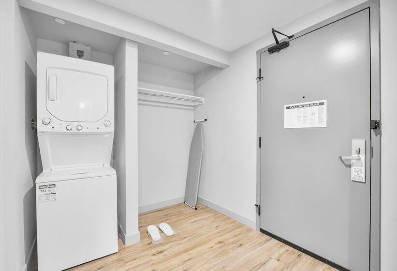 Skye Hotel & Residences