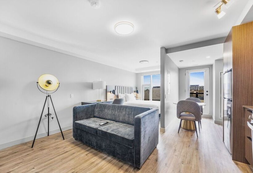 Skye Hotel & Residences