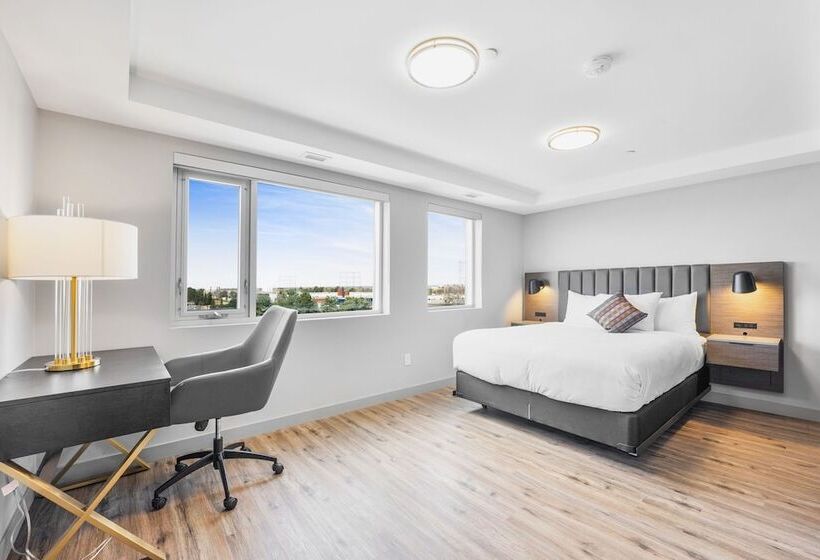 Skye Hotel & Residences