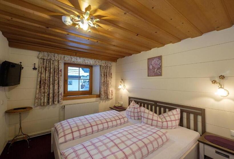 ユースホステル Gasthof Hirschen