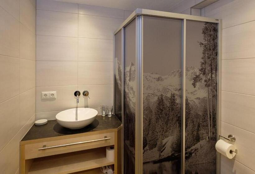 ユースホステル Gasthof Hirschen