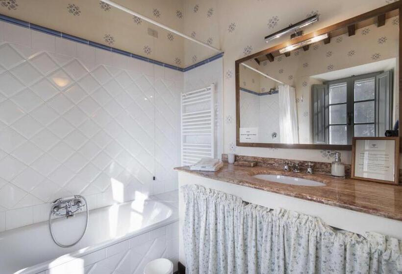 Отель Borgo Di Camporsevoli