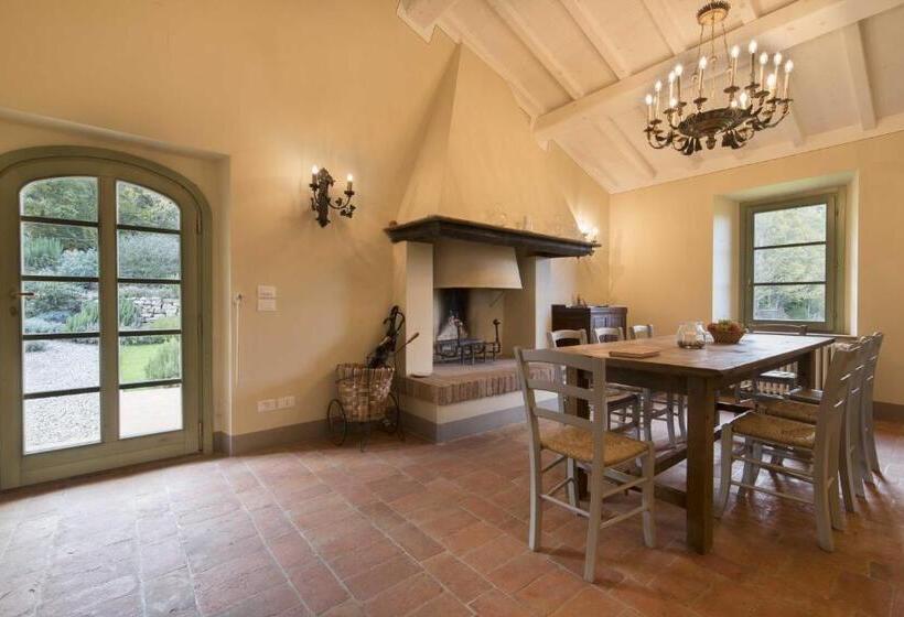 Отель Borgo Di Camporsevoli